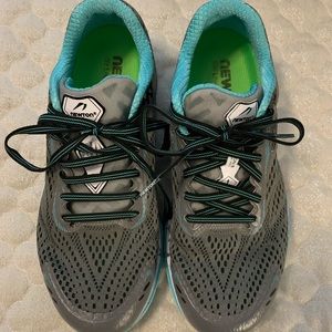 Newton Size 8.5 Running Shoe
